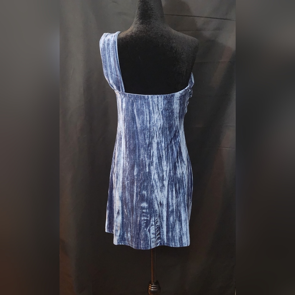 Urban Outfitters Dahlia Rosette Velvet Mini Dress - Picture 11 of 16